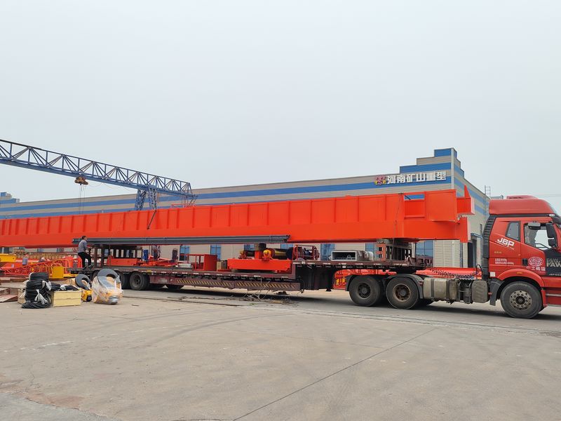 通用橋式起重機(jī) QDXX32/5t—27.7m 制作完成，發(fā)往陜西省銅川市交付客戶使用。